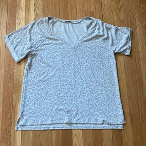 Chic Soul 1X gray leopard t shirt